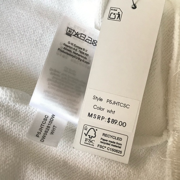 DKNY Women’s L White NYC Yellow Taxi Cityscape Graphic Crewneck Sweatshirt NWT - Picture 15 of 15